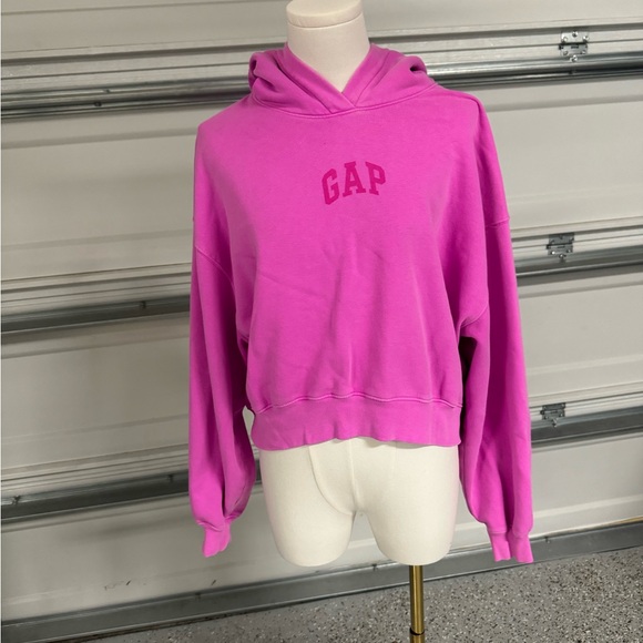 GAP Sweaters - GAP Pink Cropped Hoodie Sweatshirt Small | Fleece Lined Logo Pullover